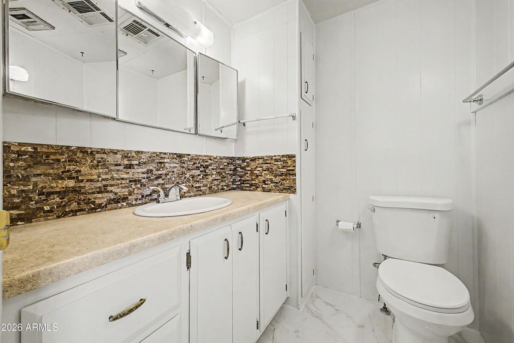 Image 19 of property listing at 10701 N 99TH Avenue 51, Peoria, AZ 85345