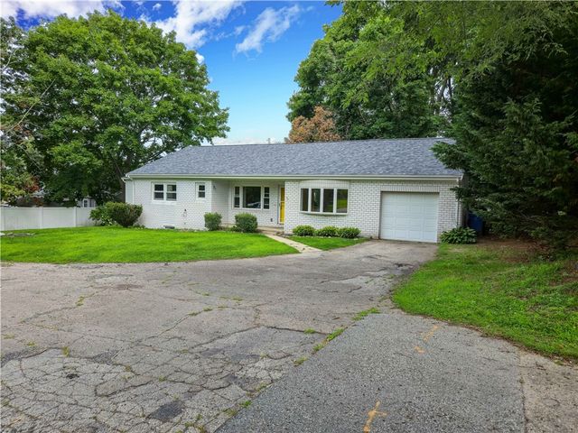 278 Greenend Avenue, Middletown, RI 02842