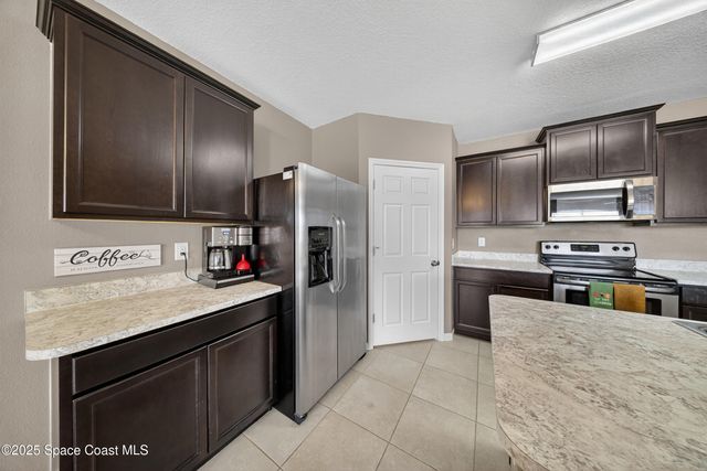 131 Alamere Drive SW, Palm Bay, FL 32908