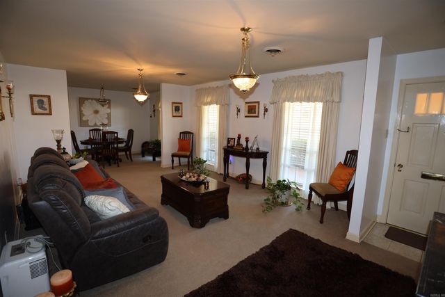 307 W 4th, Fordyce, AR 71671