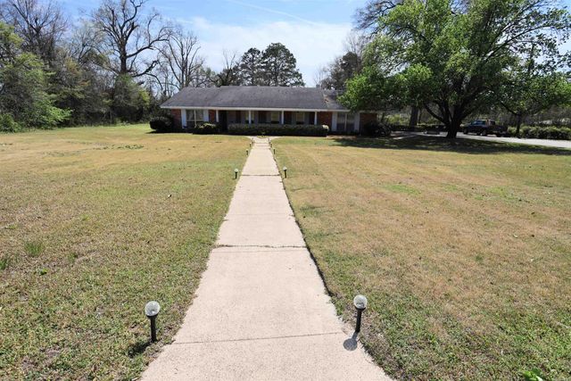 307 W 4th, Fordyce, AR 71671