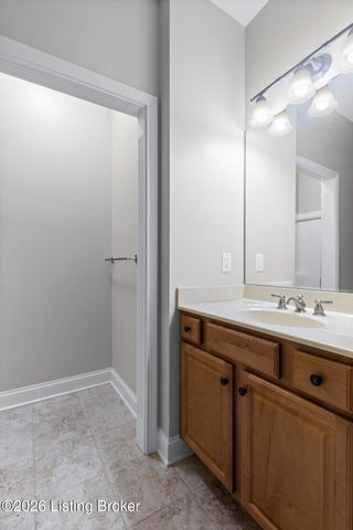 3211 Brittany Pointe Ln, Louisville, KY 40220