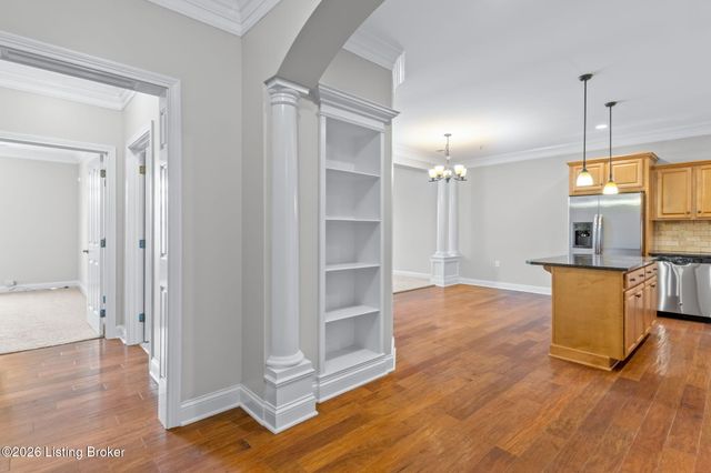 3211 Brittany Pointe Ln, Louisville, KY 40220