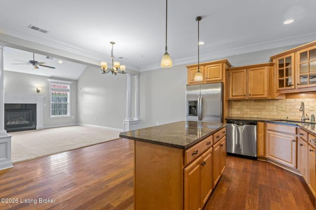 3211 Brittany Pointe Ln, Louisville, KY 40220