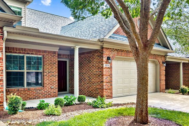 3211 Brittany Pointe Ln, Louisville, KY 40220