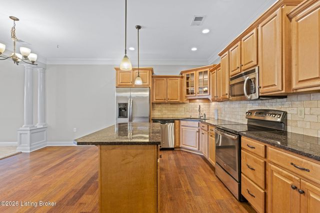3211 Brittany Pointe Ln, Louisville, KY 40220