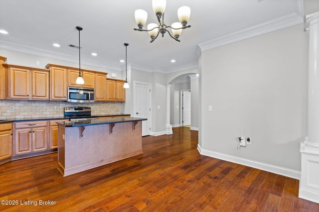 3211 Brittany Pointe Ln, Louisville, KY 40220
