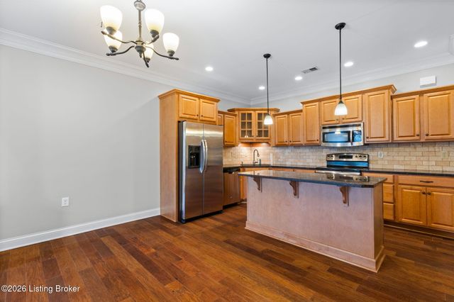 3211 Brittany Pointe Ln, Louisville, KY 40220