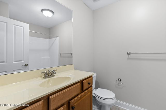 3211 Brittany Pointe Ln, Louisville, KY 40220