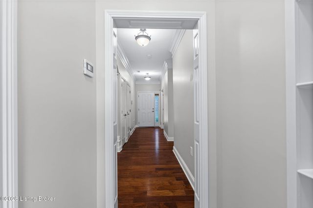 3211 Brittany Pointe Ln, Louisville, KY 40220