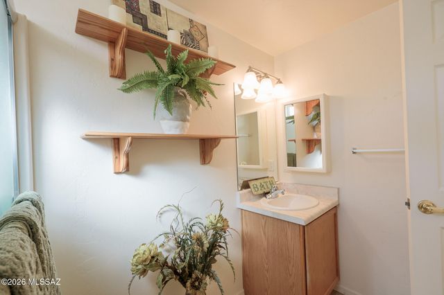 232 S Clubhouse Lane, Sierra Vista, AZ 85635