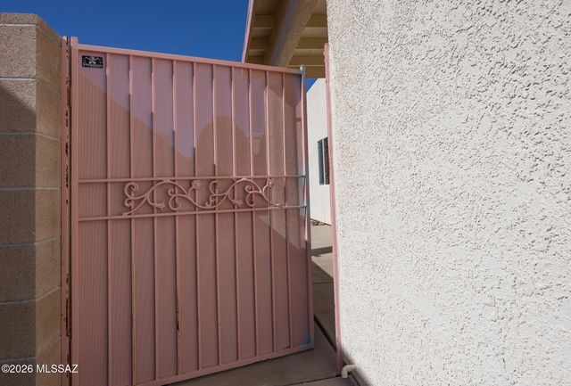 232 S Clubhouse Lane, Sierra Vista, AZ 85635