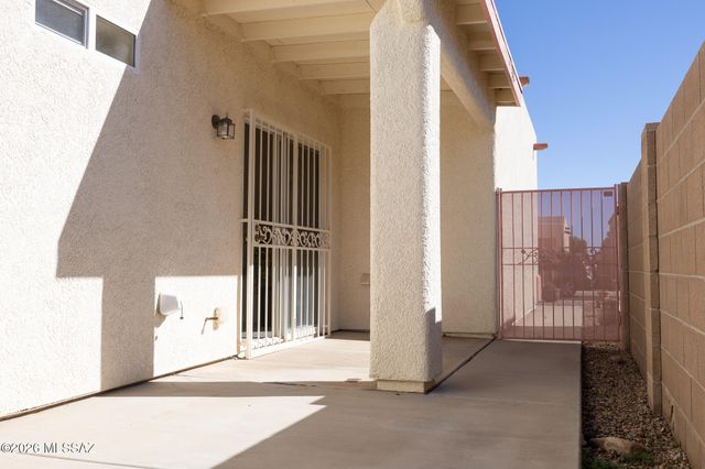 232 S Clubhouse Lane, Sierra Vista, AZ 85635