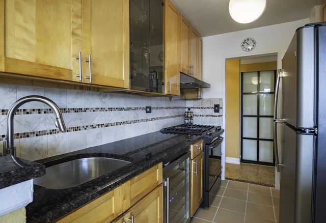 16420 Highland Ave Apt 7T, New York City, NY 11432