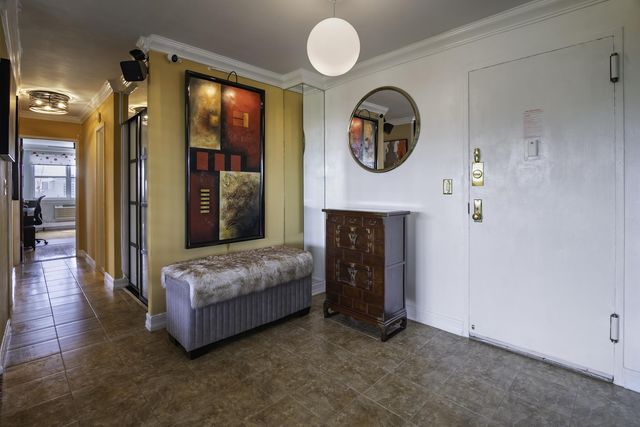16420 Highland Ave Apt 7T, New York City, NY 11432
