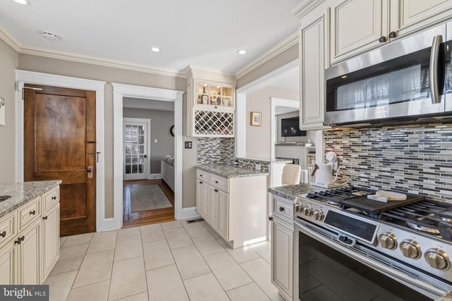 15 E 11TH AVE, Conshohocken, PA 19428