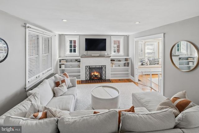 15 E 11TH AVE, Conshohocken, PA 19428