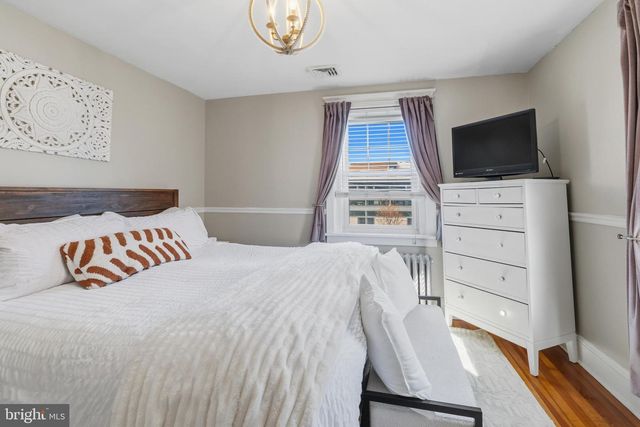 15 E 11TH AVE, Conshohocken, PA 19428