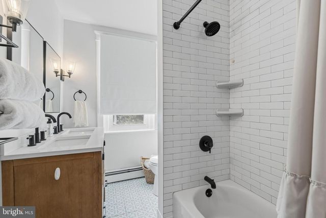 15 E 11TH AVE, Conshohocken, PA 19428