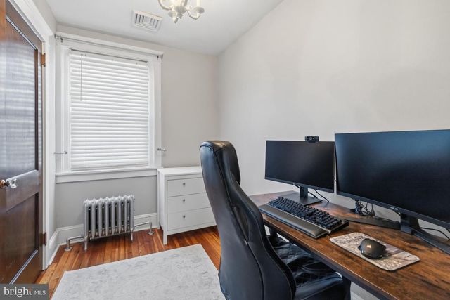 15 E 11TH AVE, Conshohocken, PA 19428