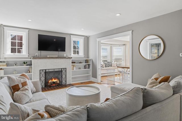 15 E 11TH AVE, Conshohocken, PA 19428