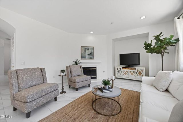 2096 Mission Hills Drive, Oxnard, CA 93036