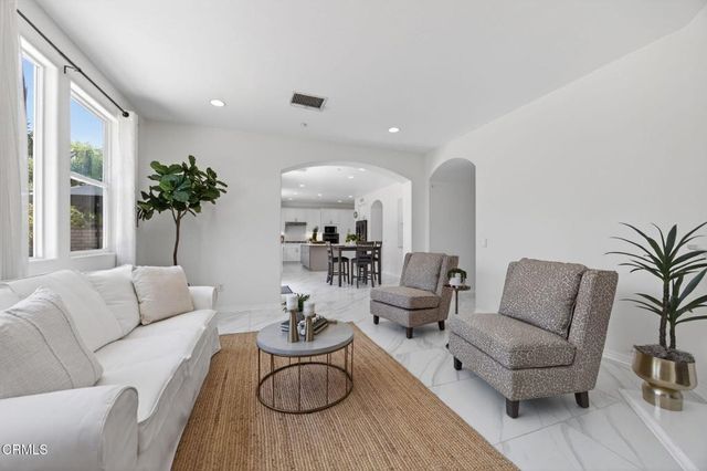 2096 Mission Hills Drive, Oxnard, CA 93036