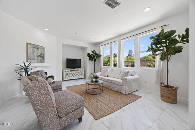 2096 Mission Hills Drive, Oxnard, CA 93036