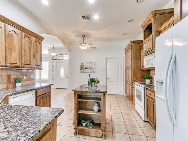 713 Kelsi Drive, Moore, OK 73160