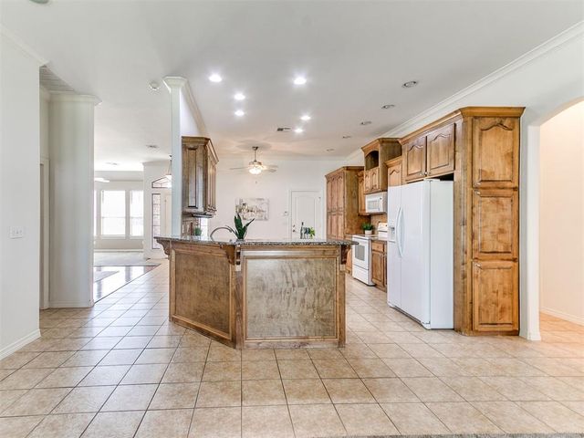 713 Kelsi Drive, Moore, OK 73160