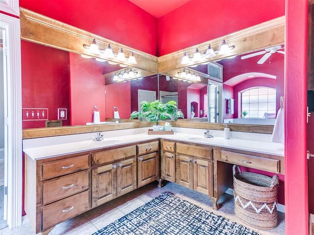 713 Kelsi Drive, Moore, OK 73160
