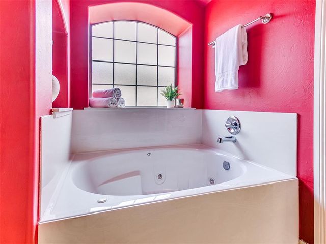 713 Kelsi Drive, Moore, OK 73160