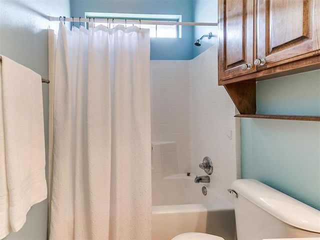 713 Kelsi Drive, Moore, OK 73160