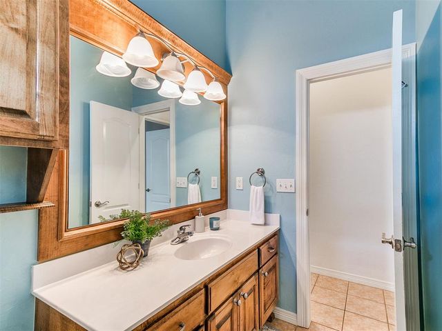 713 Kelsi Drive, Moore, OK 73160