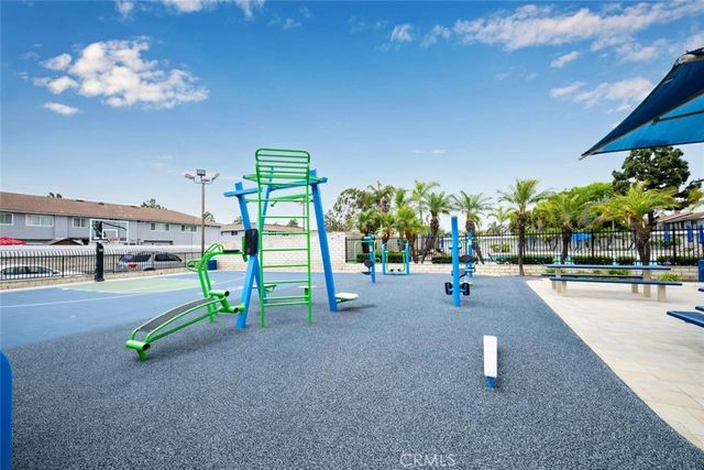 9952 Continental, Huntington Beach, CA 92646