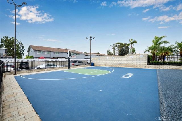 9952 Continental, Huntington Beach, CA 92646