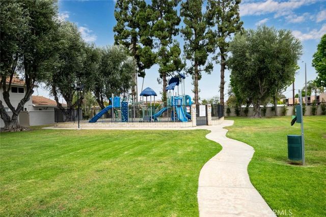 9952 Continental, Huntington Beach, CA 92646