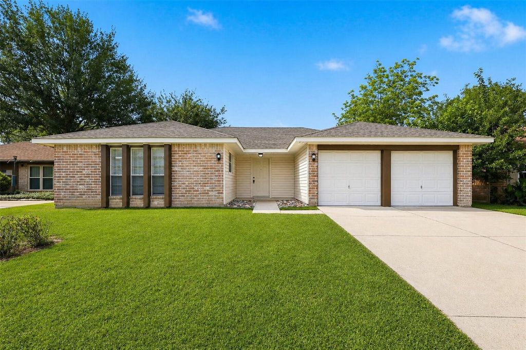 16315 Dew Drop Lane, Houston, TX 77095