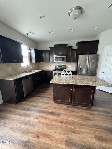 387 Fountain Grove Drive, Raeford, NC 28376