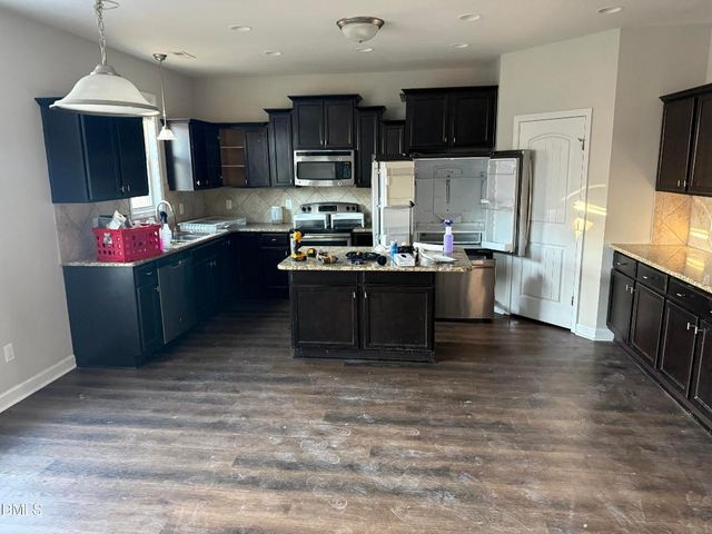 387 Fountain Grove Drive, Raeford, NC 28376