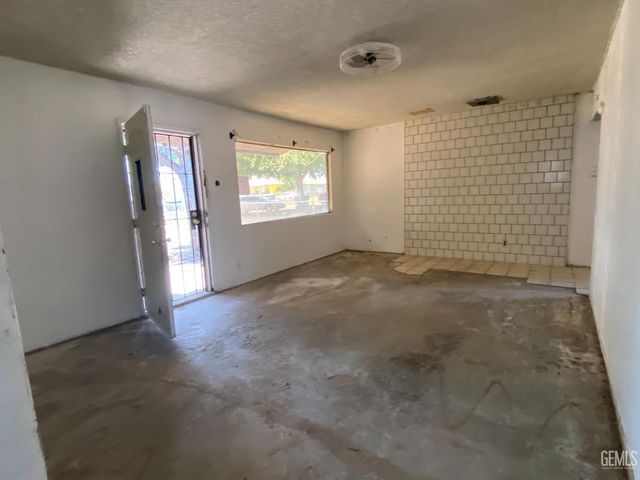 1624 Melody Lane, Bakersfield, CA 93308