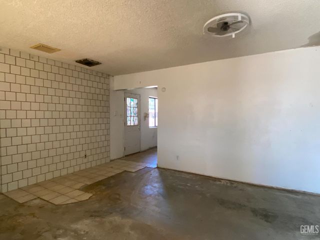 1624 Melody Lane, Bakersfield, CA 93308