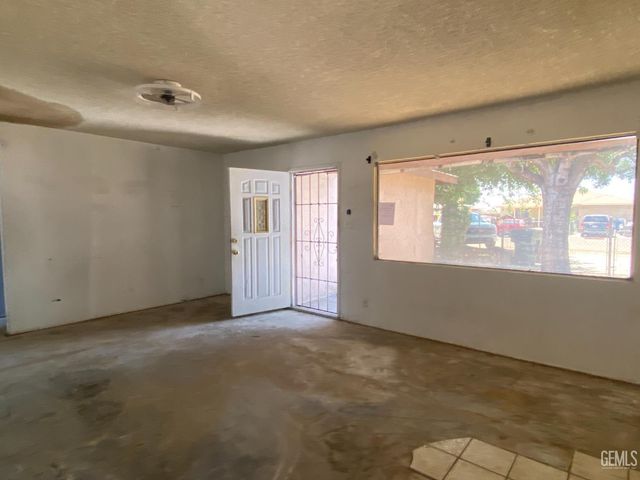 1624 Melody Lane, Bakersfield, CA 93308