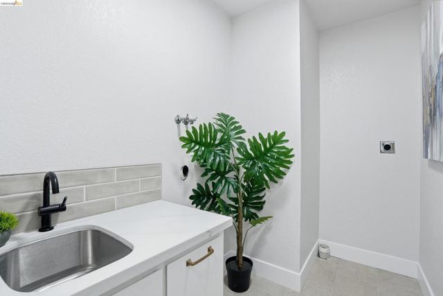 6201 Hillside Dr, El Sobrante, CA 94803