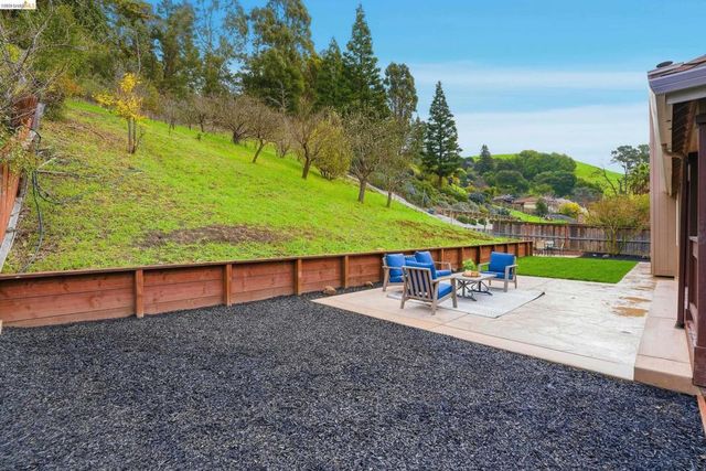 6201 Hillside Dr, El Sobrante, CA 94803