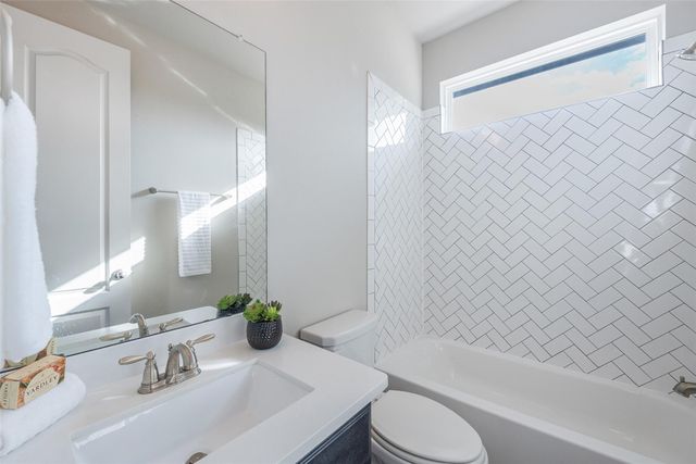 1721 Lakeside Harbor Court, League City, TX 77573