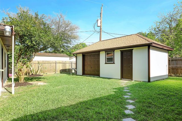 4134 Hill Oak Drive, Houston, TX 77092