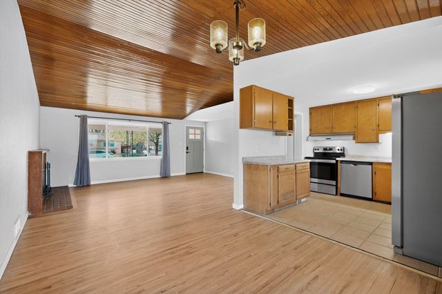 6105 Alta Monte Avenue NE, Albuquerque, NM 87110