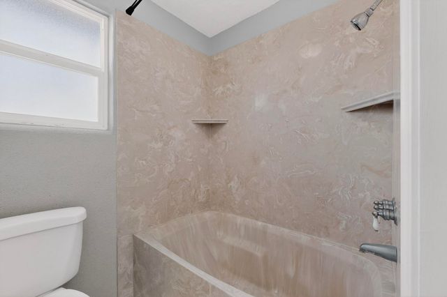 6105 Alta Monte Avenue NE, Albuquerque, NM 87110