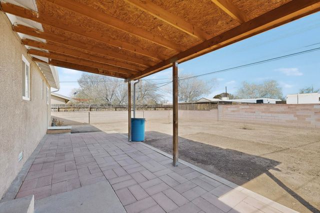 6105 Alta Monte Avenue NE, Albuquerque, NM 87110